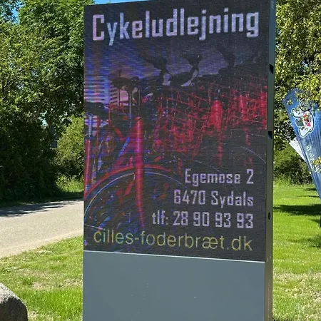 Cozy With A Wilderness Hot Tub Feriehus *